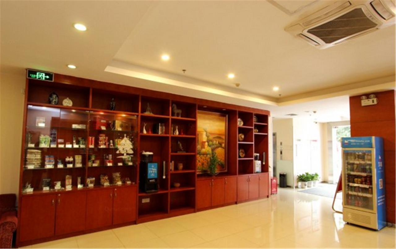 Hanting Express Kunming Yieryi Street Yunnan Normal University Branch Esterno foto